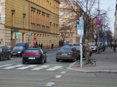 Chodník není pro cyklisty. Co s tím můžeme dělat?