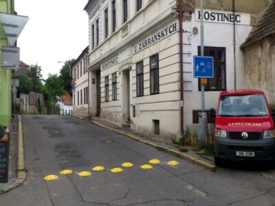 A12 v Hlubočepích částečně jako obytná zóna