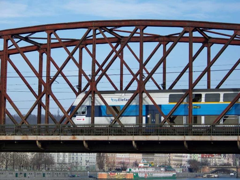 Zchátralé mosty na pražských cyklotrasách