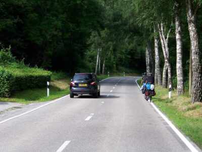 Osm ohledů řidiče vůči cyklistům