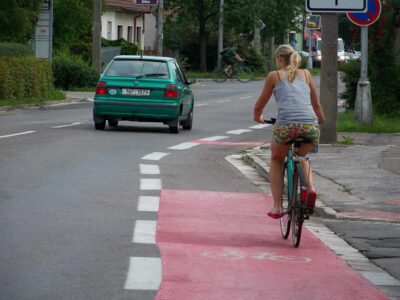 Zachraňte planetu – zakažte cyklistické přilby