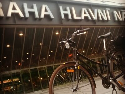 Hlavní nádraží: dlouhý příběh cyklostojanů