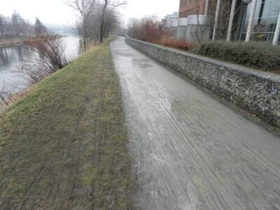 Letní podněty Cyklisté sobě s reakcí