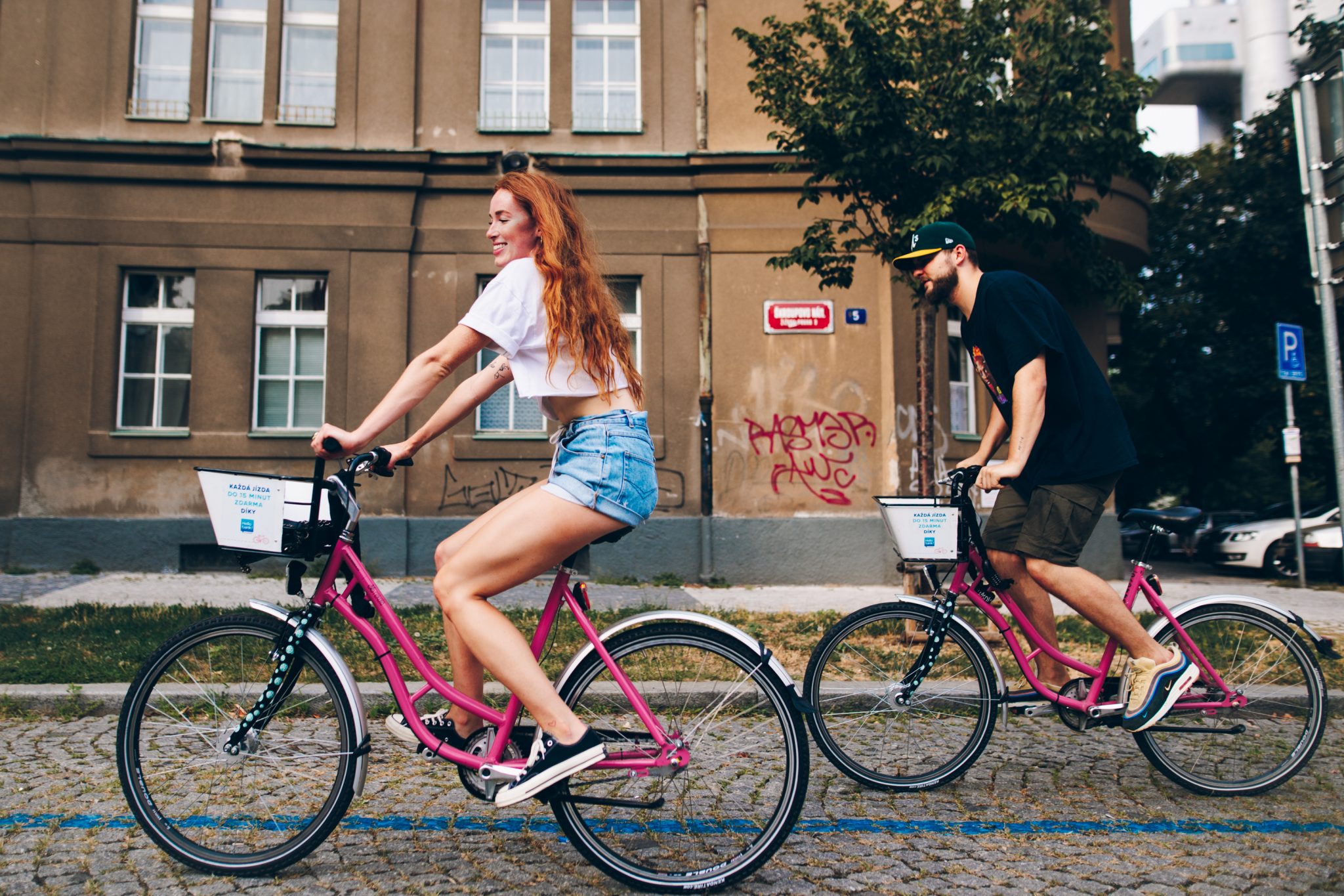 Czech pink bikesharing called Rekola. Zdroj: Spoony / Rekola
