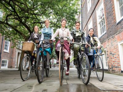 Pozor! Žena na kole!