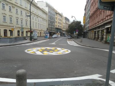 Národní obousměrně a cykloobousměrka Na Perštýně
