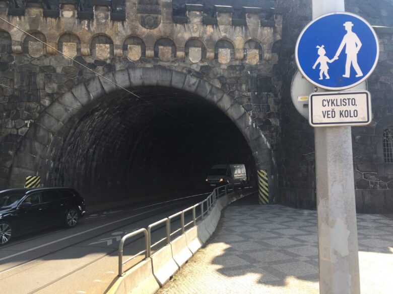 Bude povolena pomalá jízda Vyšehradským tunelem?