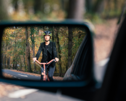 1,5 m odstup od cyklisty – šikana motoristů? Nikoliv! (Městská cyklistika)