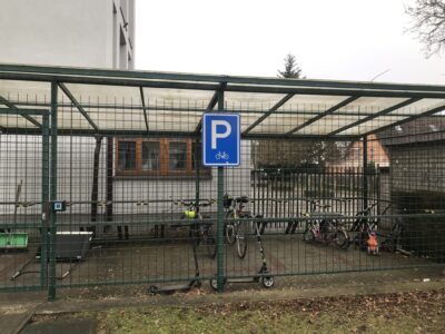 How does the Prague bike program for schools work?