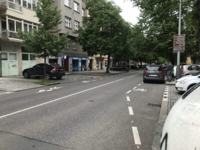 Auto v cyklopruhu? V USA si za nahlášení budou lidé moci vydělávat