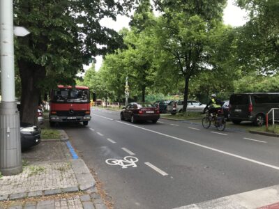 Obrazem: Terronská v Praze 6 získala kilometr ochranných cyklopruhů