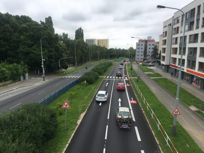 Praha 6 chce na Patočkově přidat buspruh, ubyl by cyklopruh a 2 metry zeleně