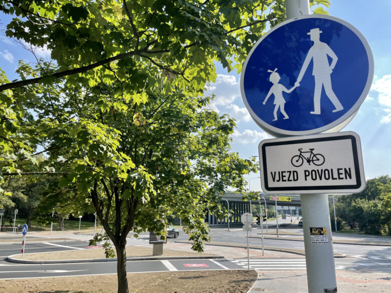 Složitá křižovatka Budějovické a Vídeňské v Praze 4 je nově přizpůsobená i pro kola