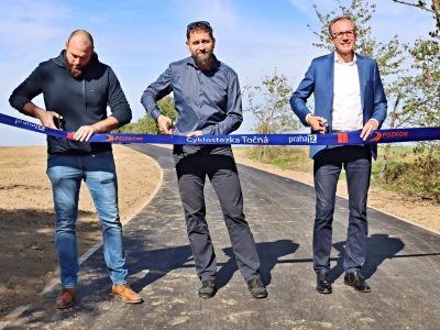 Nová cyklostezka zjednodušila cestu mezi Točnou a Cholupicemi v Praze 12
