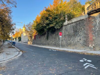 Hradešínská ulice v Praze 10 je po rekonstrukci cykloobousměrkou