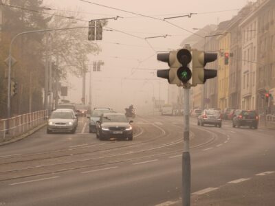 Stav pražského ovzduší překračuje limity. Enormní počet aut škodí zdraví obyvatel, tvrdí experti