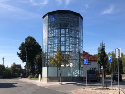 Cyklisté budou moci platit v cyklověžích ve Středočeském kraji Lítačkou