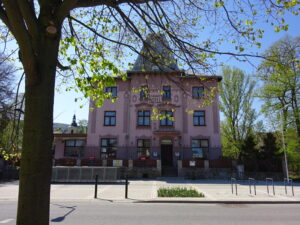 Budova hotelu Berounka v Řevnicích.