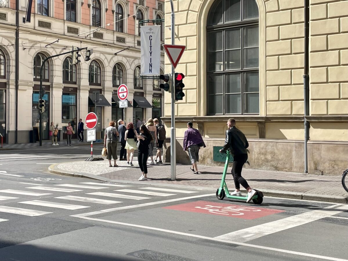 Předsunuté cyklostání v Praze: v současnosti jich v hlavním městě je přes 1100. Zdroj: Martin Šnobr