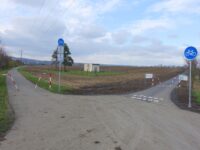 Nová stezka (vpravo) navazuje na cyklostezku do Slatinic Zdroj: Cyklostezka Morava (FB)
