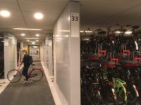 Interiér největší garáže pro jízdní kola, Utrecht. Zdroj: Jiří Motýl