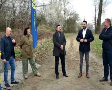 Běchovice zahájily výstavbu stezky Běchovice – Újezd nad Lesy