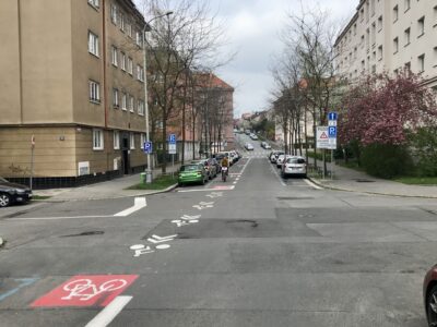 Praha 3 zřídí dvě cykloobousměrky v okolí Biskupcovy, místostarosta jich chce víc