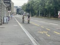 Některé jsou velkoryse široké a oddělené plnou čarou.