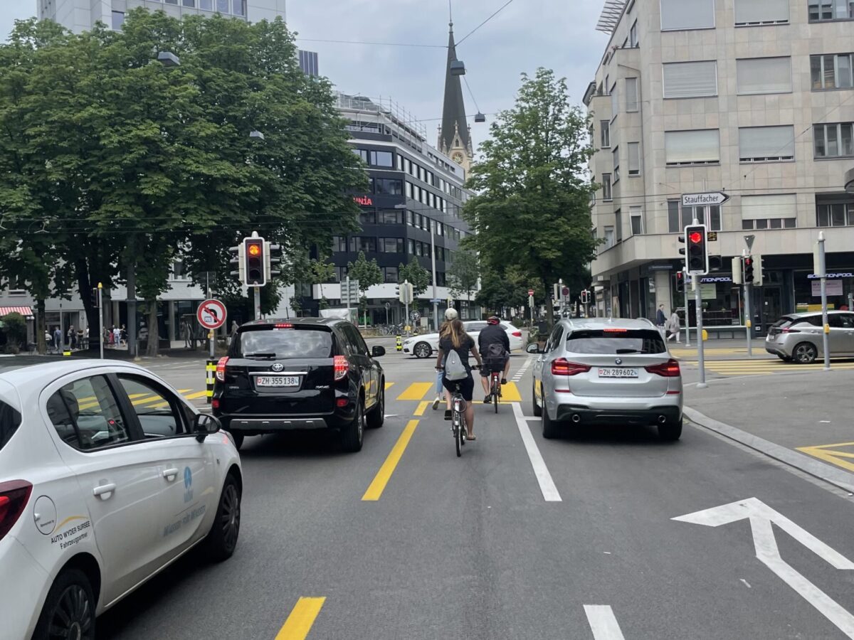 A jsme u toho: ve zřizování cyklopruhů jsou Švýcarská města častým „vzorem