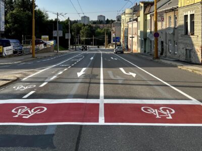 In Jihlava, the marking of bike lanes continues