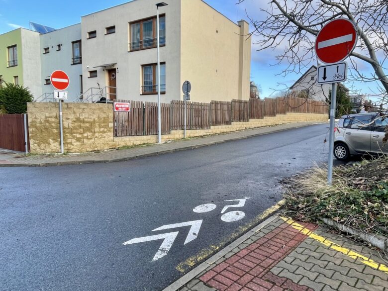 Prague-Libuš introduced seven new contraflow bike lanes