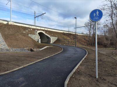 Prague has completed the cycling underpasses along the track along Kbelská