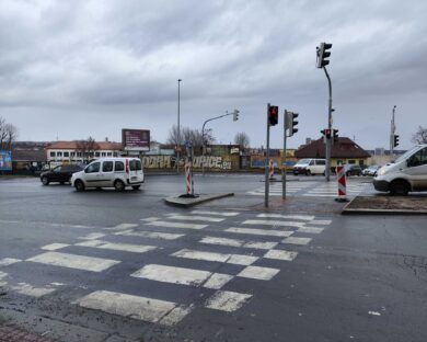 Praha: křižovatka K Žižkovu a Spojovací prošla obnovou, přibyly přejezdy
