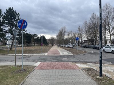 The new cyclepath on 17th November Avenue in the center of Olomouc is almost finished