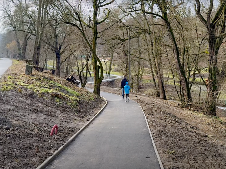 The cyclepath from Kralupy to Zákolany was completed. The route still has some shortcomings