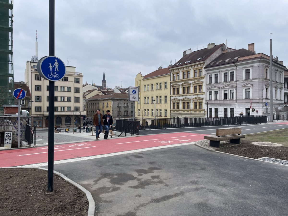 Křížení vítkovské cyklostezky s Tachovským náměstím a příjezdem z Vítkova. Zdroj: Jiří Motýl