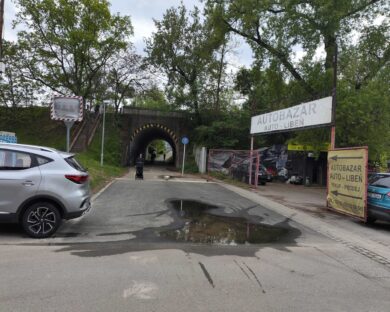 The puddle under Libeň Bridge got patched up. It didn’t help