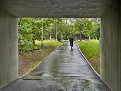 Prague has opened a sidewalk with cycling connecting Labuť and Kačerov