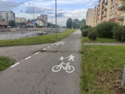 Prague 8: Legalization of sidewalks and contraflow bike lanes along Střelničná near Ládví
