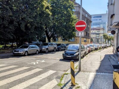 Prague 6: a new two-way bike lane in Lotyšská Street