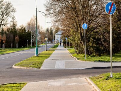 Along Dlouhá Street in Olomouc, there is now a new path for pedestrians and cyclists