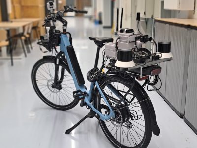 AFP: Nizozemský vědec využívá jedinečné e-kolo, aby zvýšil bezpečnost cyklistiky