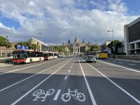 Cyklostezka ve středu bulváru. Zdroj: Martin Šnobr