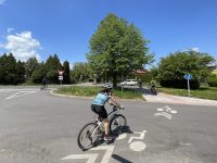 Nový příjezd k přechodopřejezdu na východním předpolí mostu. Zdroj: Jiří Motýl