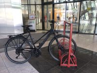 Na kole až do banky Zdroj: Petr Štádler