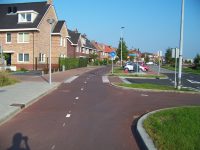 Ulice Stationssingel rozvádí automobilovou i cyklo dopravu po předměstí a má oddělenou cyklostezku. Zdroj: Václav Kříž