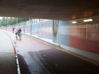 Rampy podjezdu jsou trasované přímo a neprodlužují cyklistům vzdálenost. Také se nemusíte bát, že to dítě neubrzdí před nějakým ostrým nepřehledným rohem a nevymele se. Zdroj: Václav Kříž