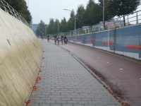 Cyklostezka umožňuje jízdu třech vedle sebe a ještě býti předjížděni. Zdroj: Václav Kříž