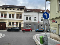 Pohled z ulice Na Vinohradu. Zdroj: O. Kraus