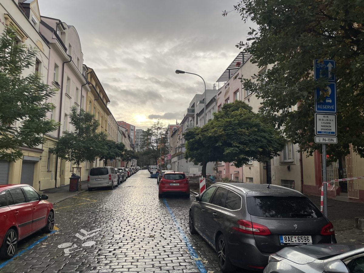 Cykloobousměrka Na Petynce. Zdroj: Jiří Motýl